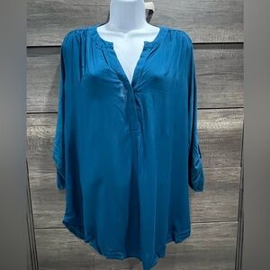 Nine 1 Eight:Women’s 3/4 sleeve, v- neck, 3 button down tunic top